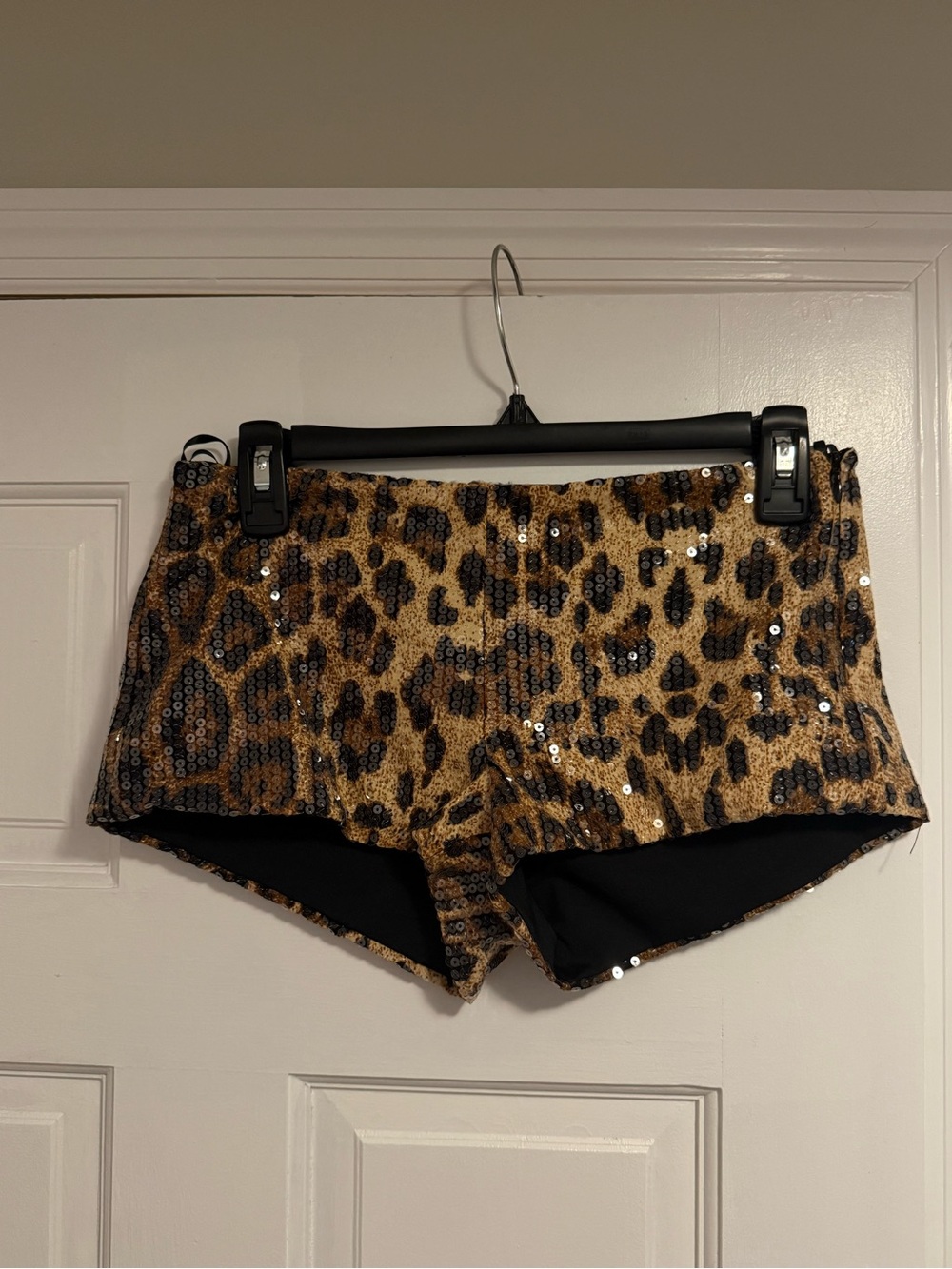 Edikted Women's Leopard Sequin Bike Shorts - Gold and Black